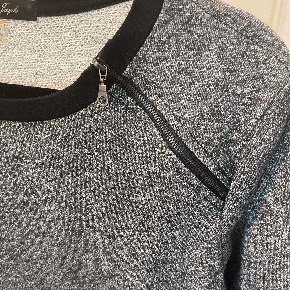 Sweatshirt-long! Laila Jade Charcoal and Black 3/4 sleeve Great details- Med